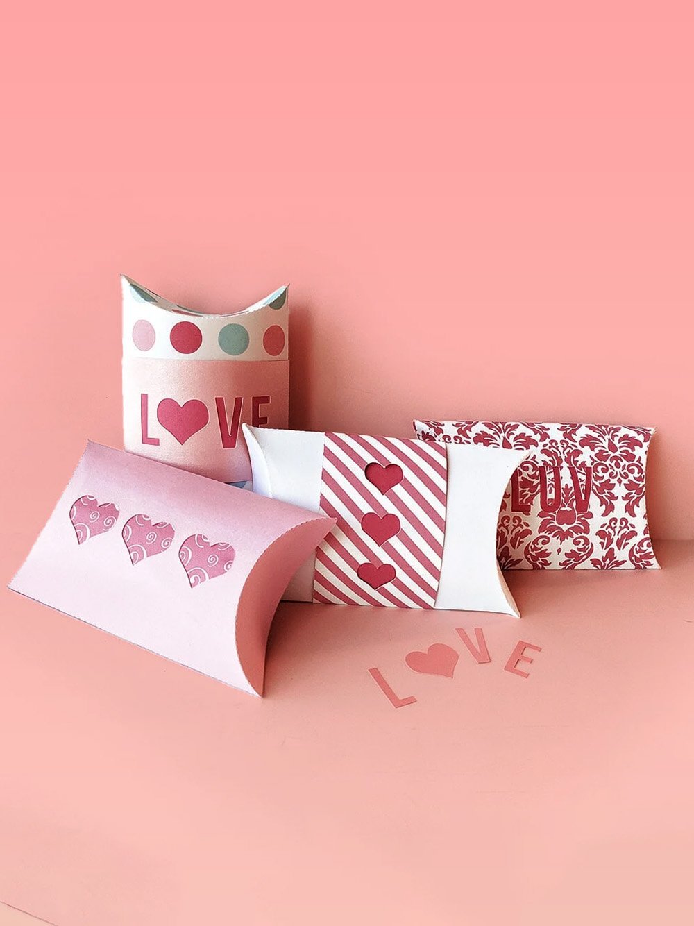Custom Kraft Paper Gift Pillow Boxes