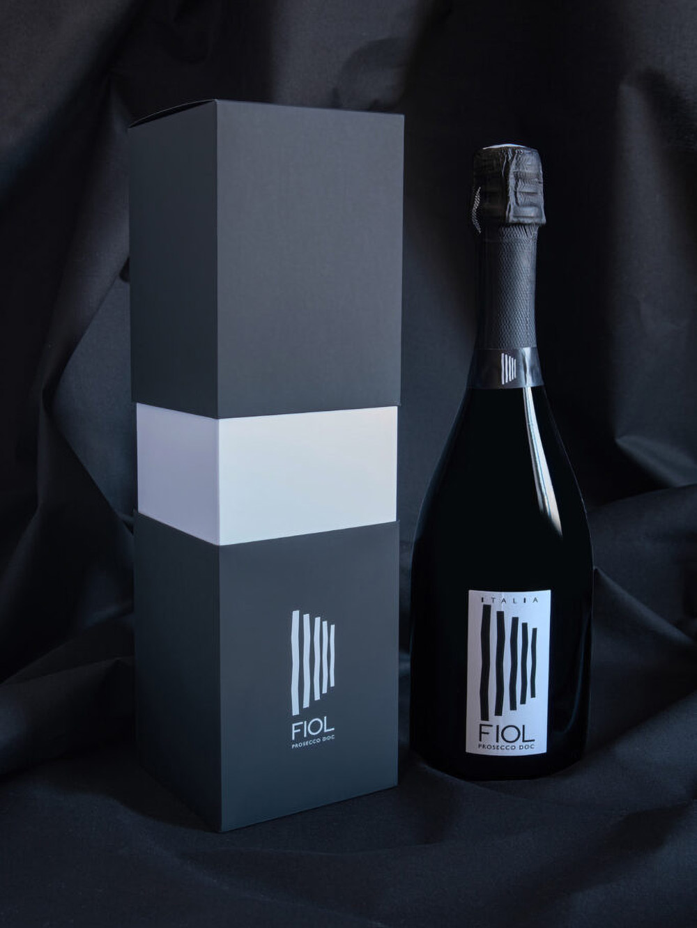 Custom bottle carrier boxes wholesale – durable kraft & corrugated packaging with logo printing for craft beer & beverage brands