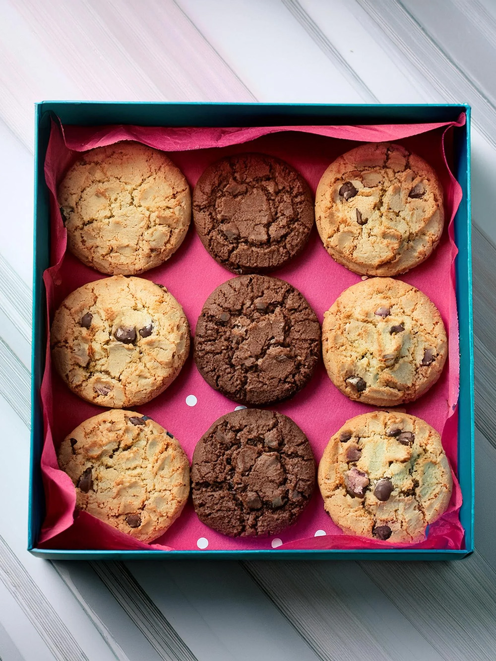 Custom cookie boxes wholesale in the UK with printed branding, food-safe materials and secure packaging for bakeries and home bakers