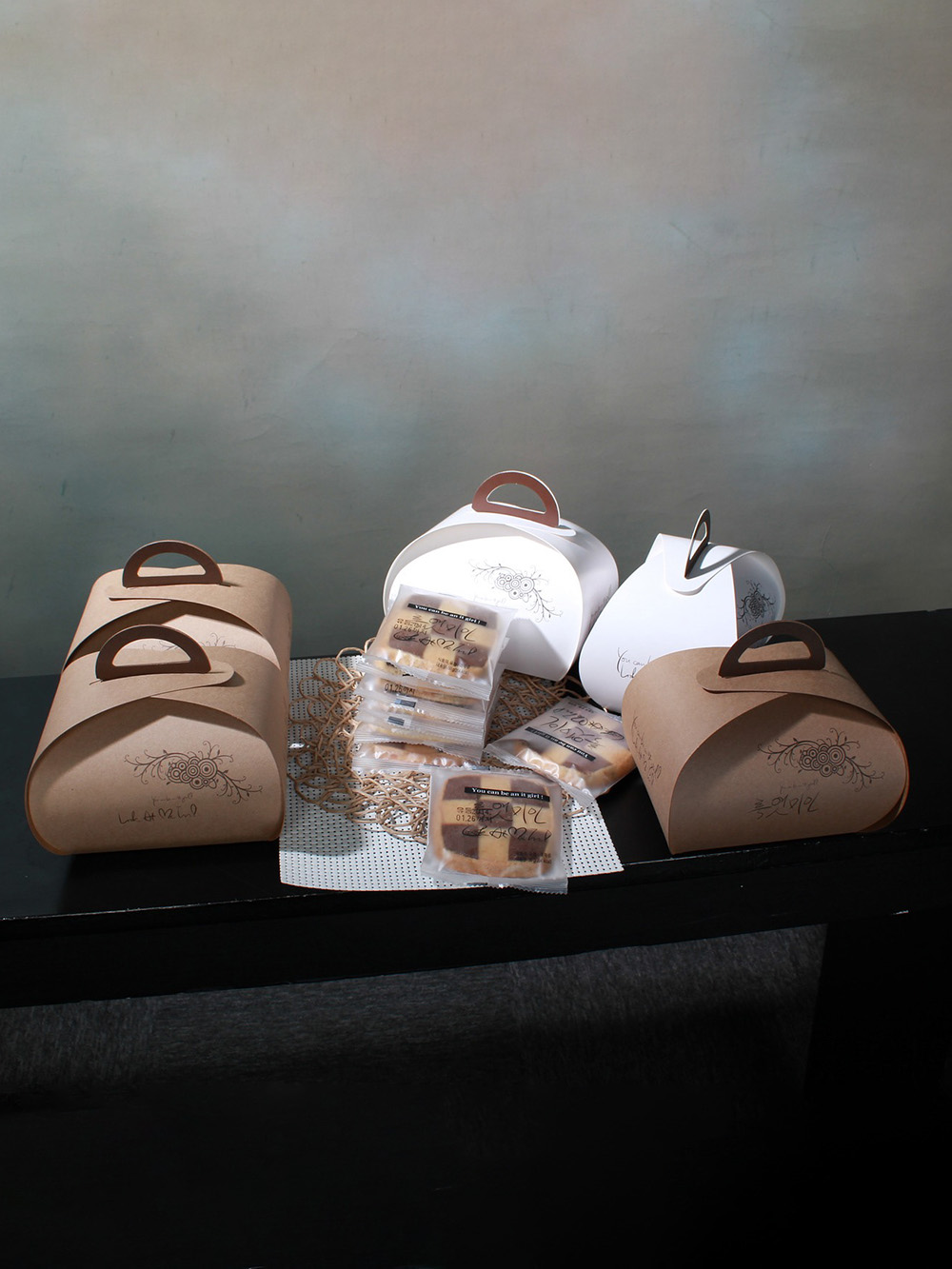 Custom cookie boxes wholesale in the UK with printed branding, food-safe materials and secure packaging for bakeries and home bakers