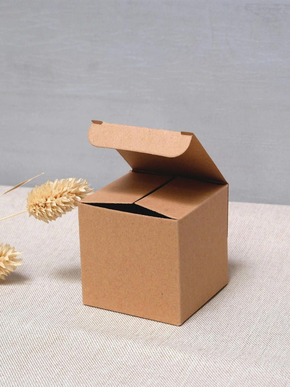 Premium eco friendly tuck packaging boxes