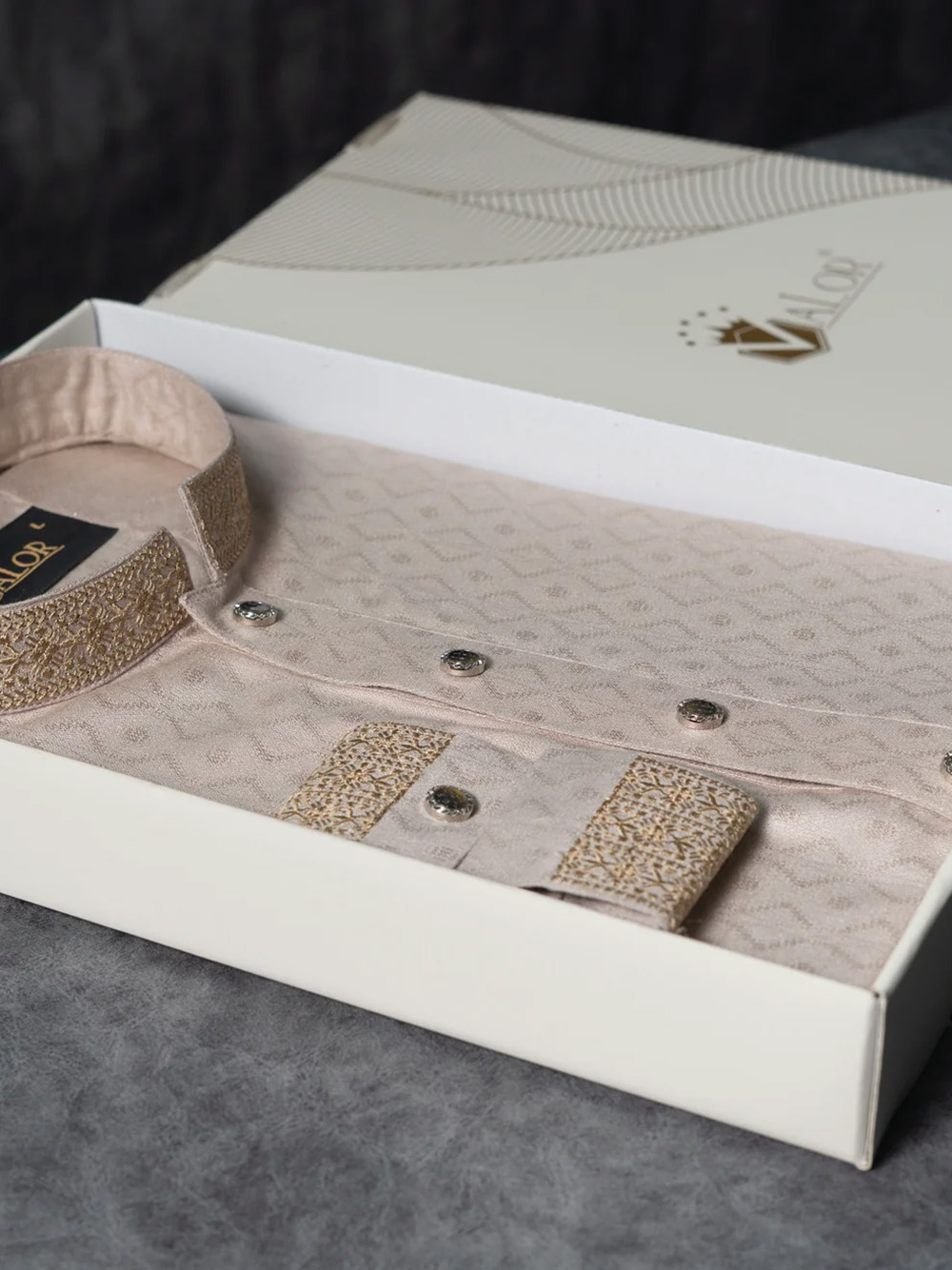 Eco-friendly custom apparel packaging boxes design