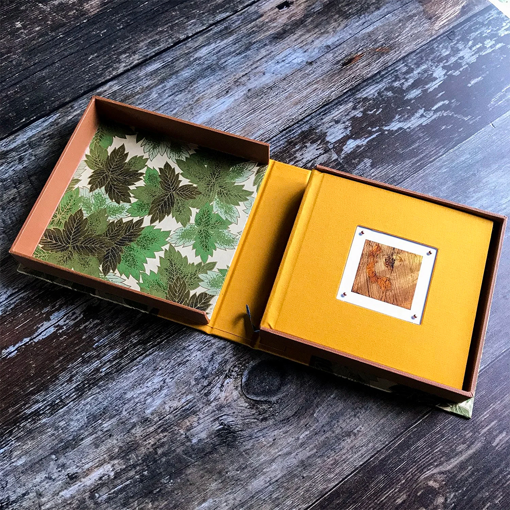 Clamshell Rigid Boxes