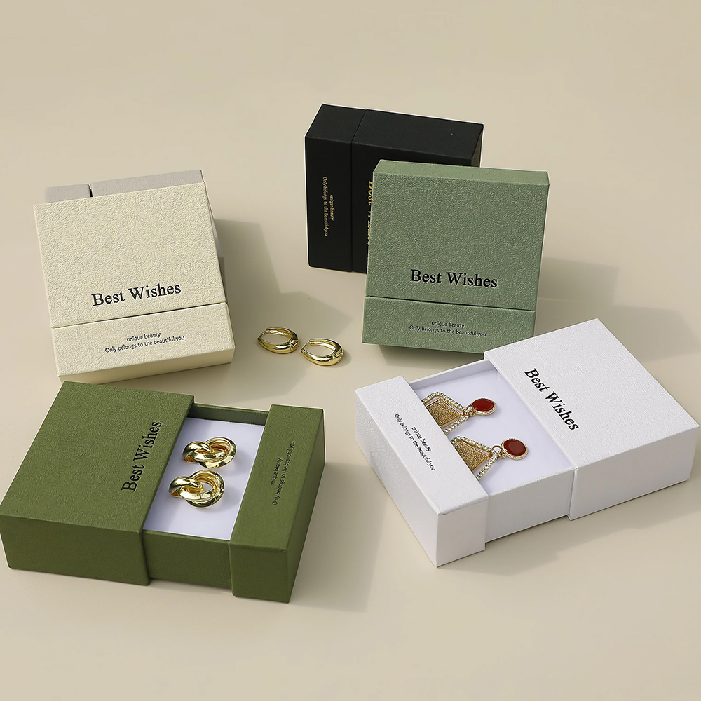 Custom jewelry box with logo – high-end packaging