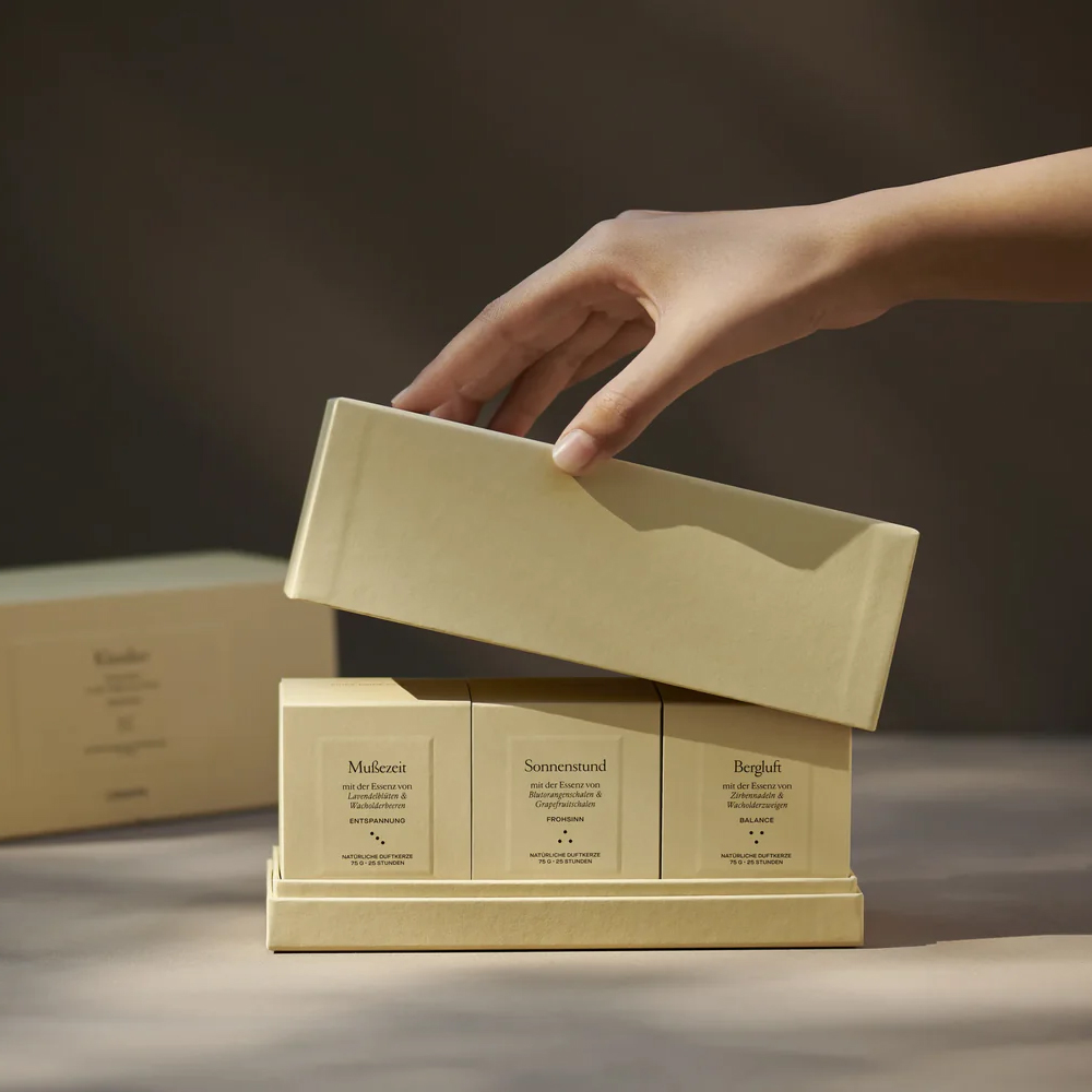 Custom scented candle gift box sets with logo printing for premium home fragrance brands