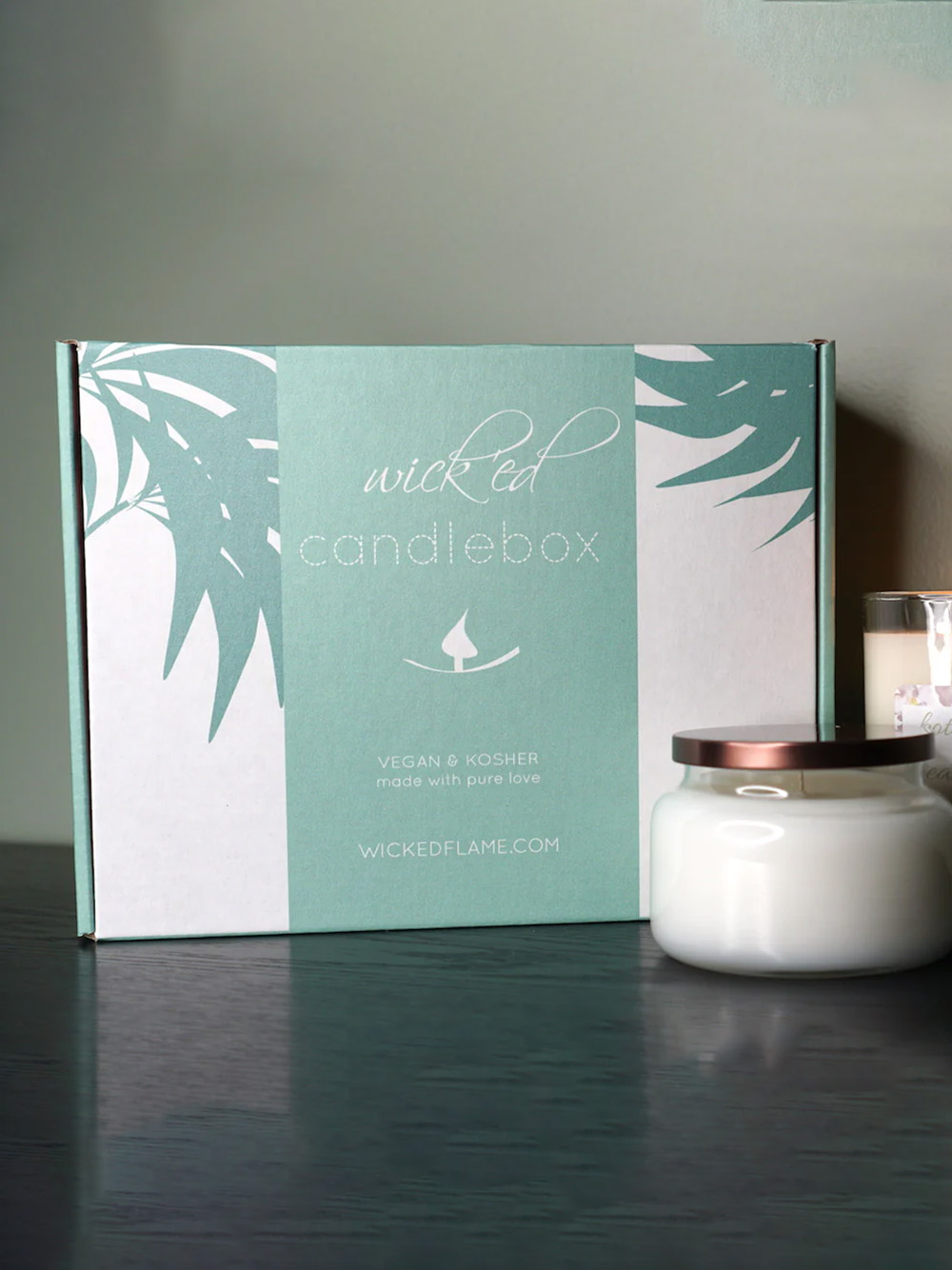 Custom candle mailer boxes wholesale UK manufacturer with double wall corrugated protection for glass jar candles