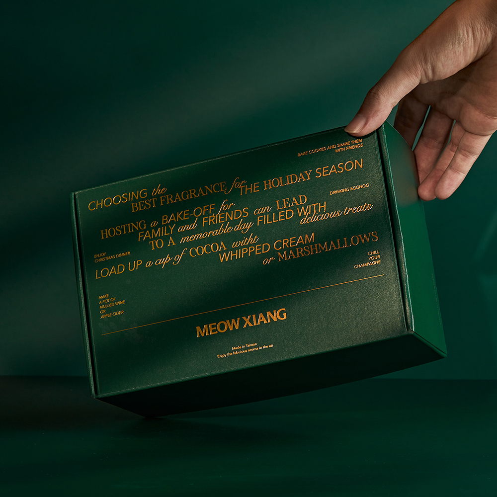 Luxury candle mailer boxes with custom interior printing for premium unboxing experience