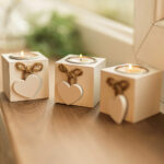 Custom rigid candle boxes with inserts and magnetic closure for high end candle presentation and ecommerce delivery