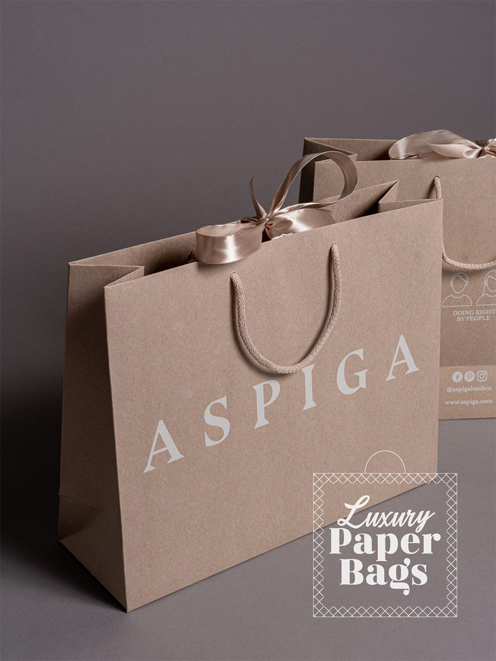 Sustainable paper shopping bag with handles