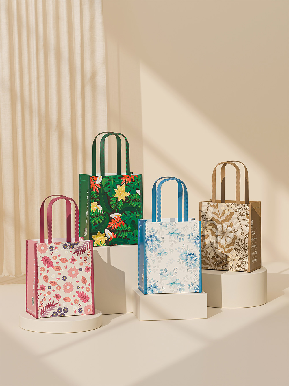 Sustainable paper shopping bag with handles