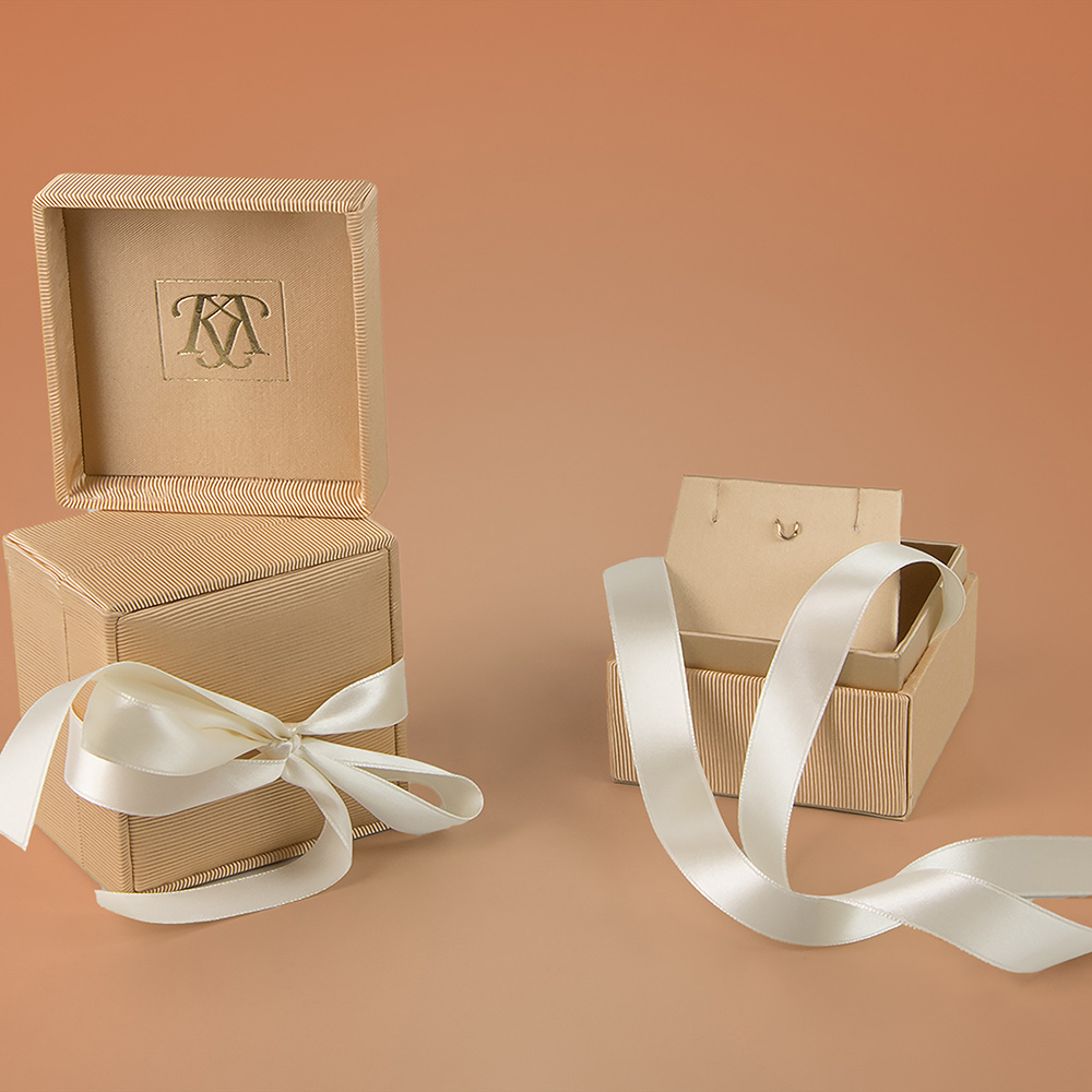 Ribbon Closure Rigid Box for Luxury Gift Packaging