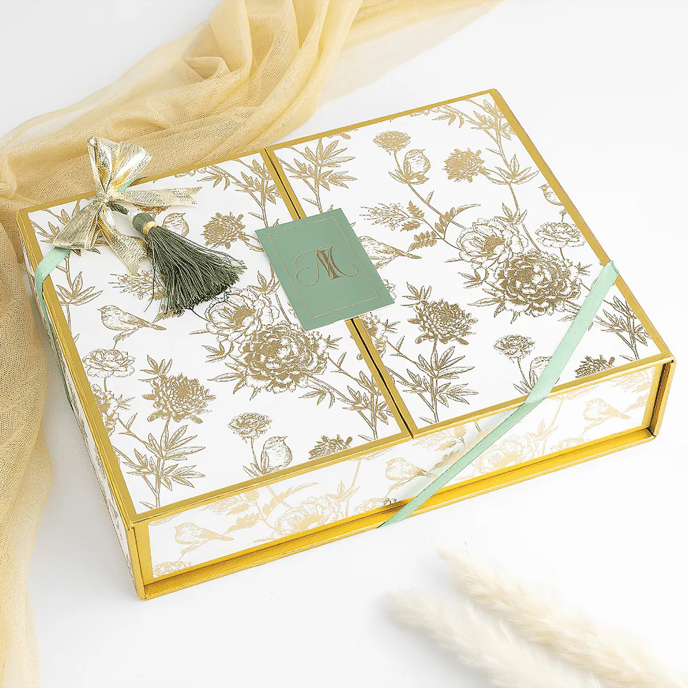 Luxury invitation rigid box for premium event packaging