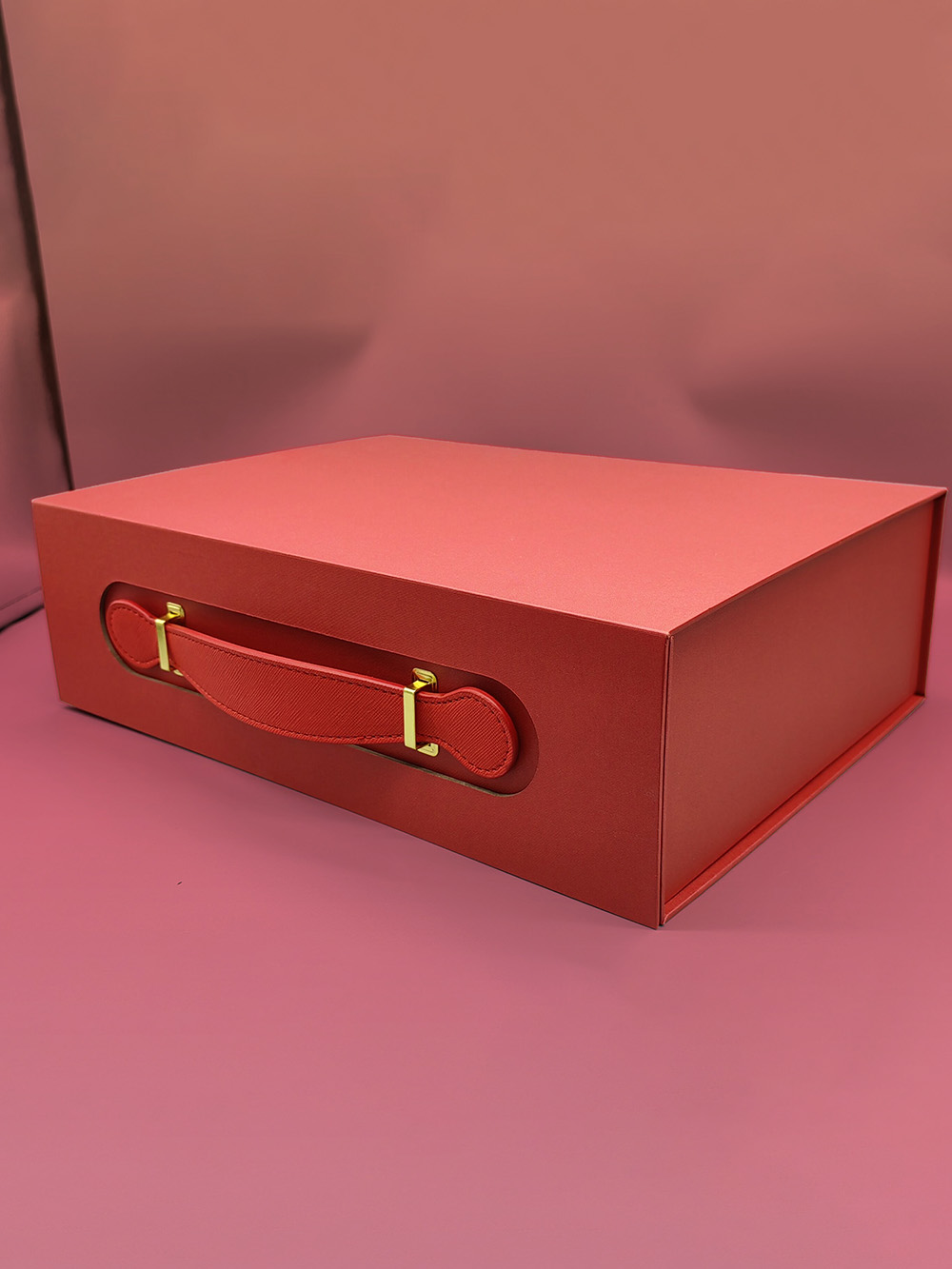 Custom leather rigid box with elegant textured finish