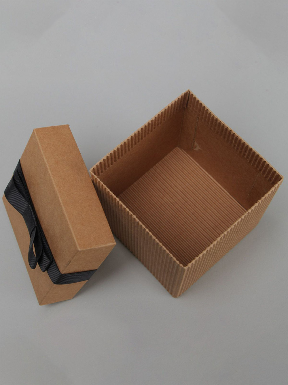 Top and bottom Corrugated boxes