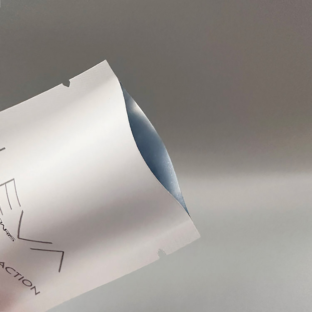 Foil Stamped Pouches for cosmetic packaging